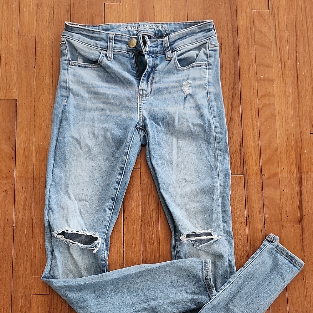 American Eagle Women's Distressed Blue Jeans Size 4 Regular